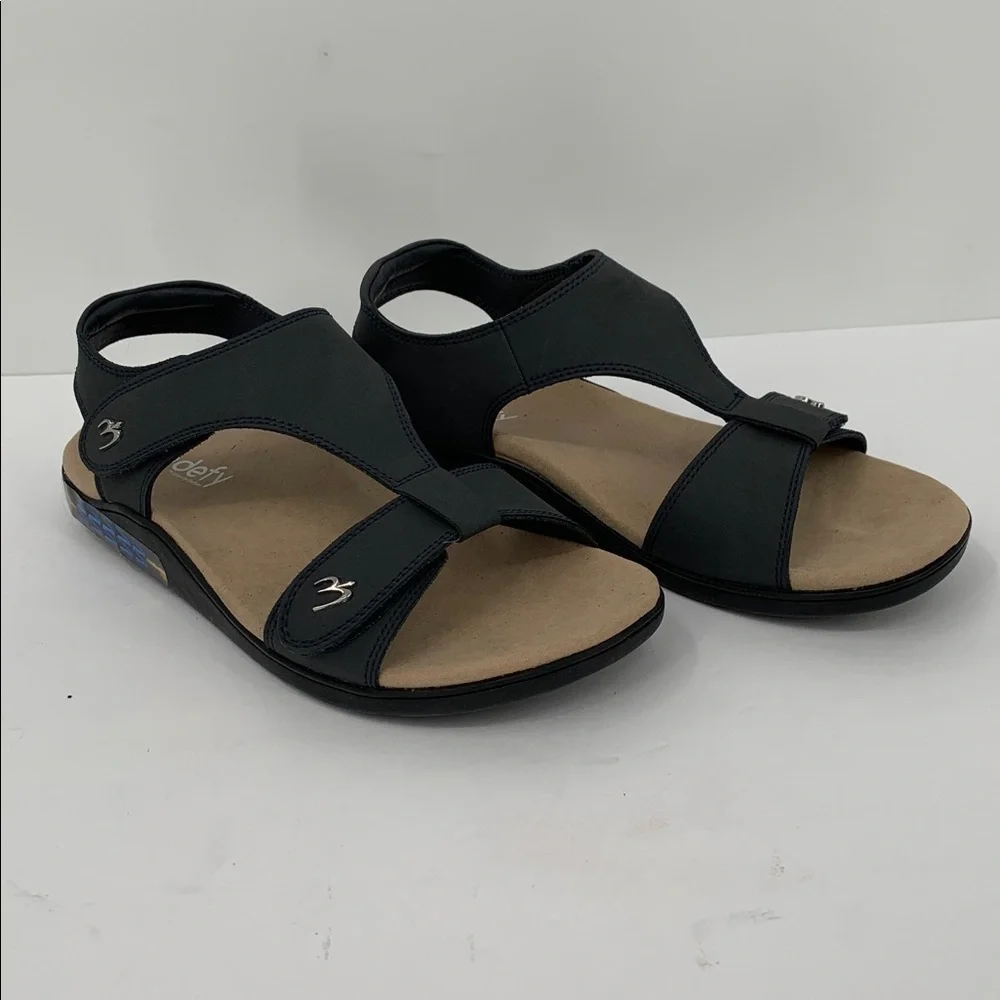 Gdefy Dyfor t-strap comfort sandals strap Gravity Defying leather black new 9